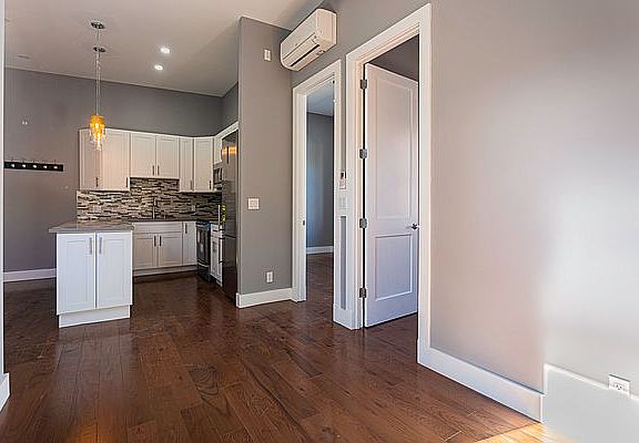 5th image of 207 Richardson St APT 2B