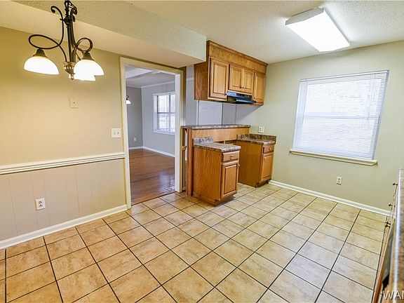 5th image of 7404 Oakmont Ln