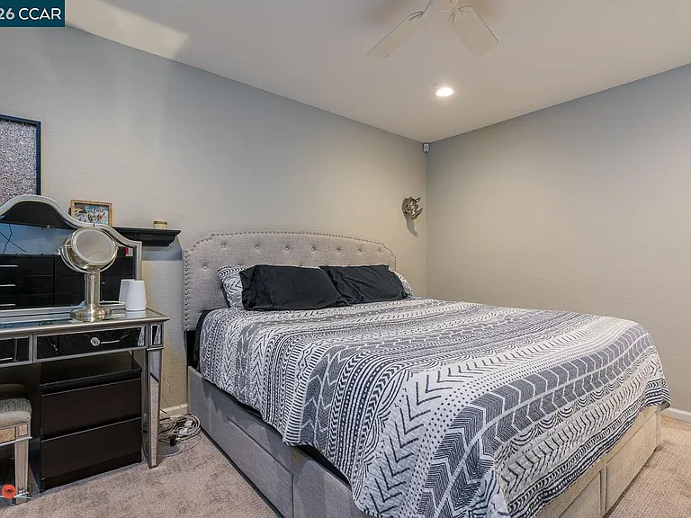 2904 Canterbury Cir — Photo 8