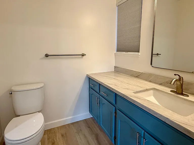 390 Howard Dr — Photo 15