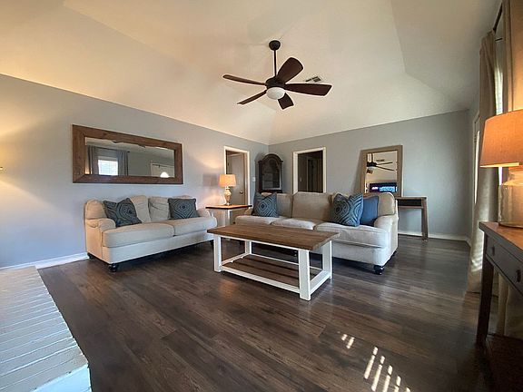 5th image of 213 Stonecliff Dr