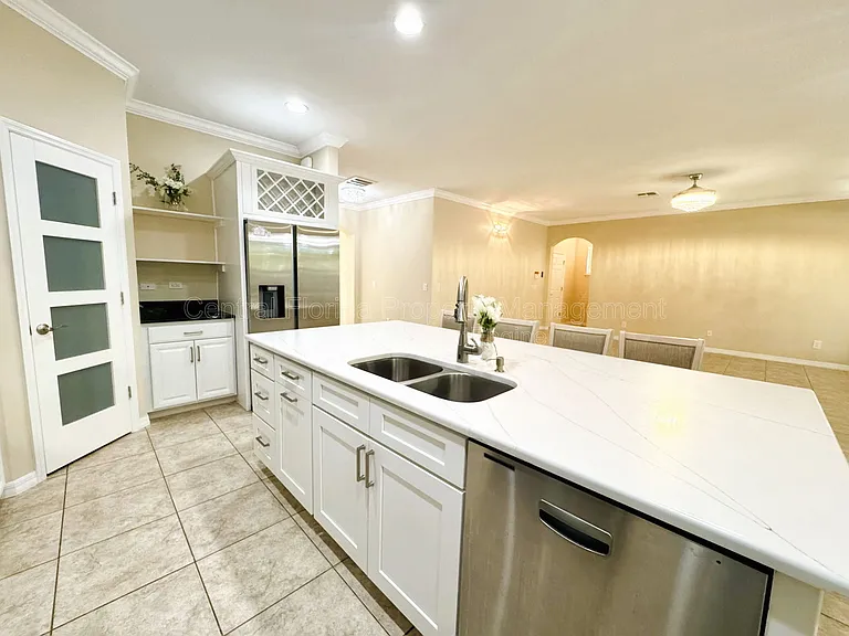 6621 Helmsley Cir — Photo 16