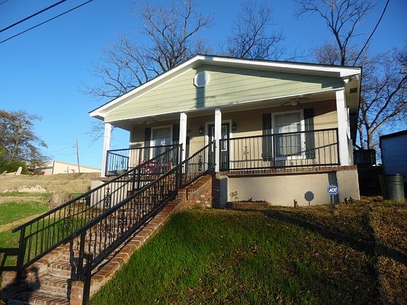 2nd image of 3007 Oak St