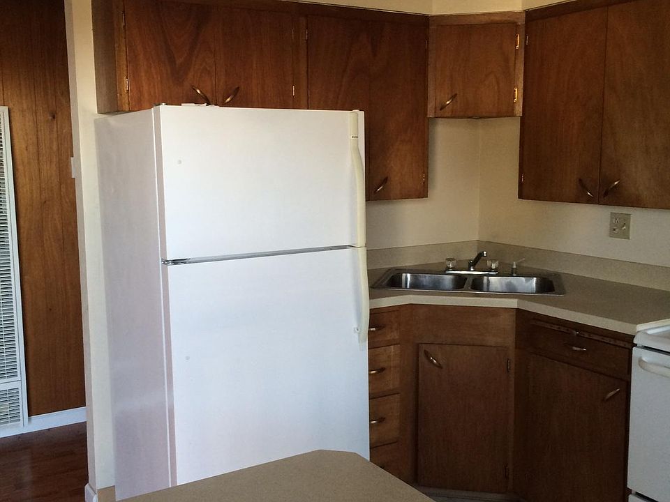 2nd image of 1905 Lowell St