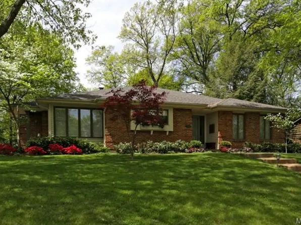 755 Chain Ridge Rd, Saint Louis, MO 63122