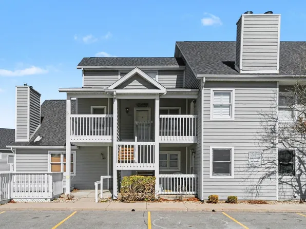 1433 N Oakhill Dr, South Bend, IN 46637