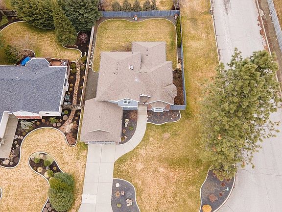 4th image of 2427 E 59th Ct