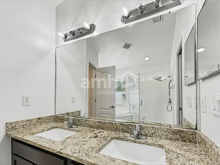 1002 Cristelle Jean Dr — Photo 10