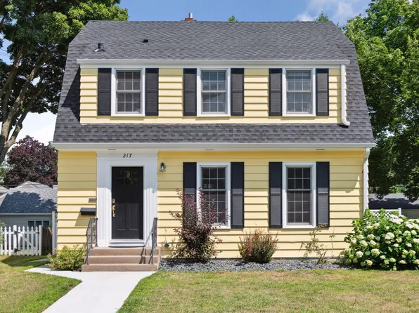 217 9th Ave N, Hopkins, MN 55343