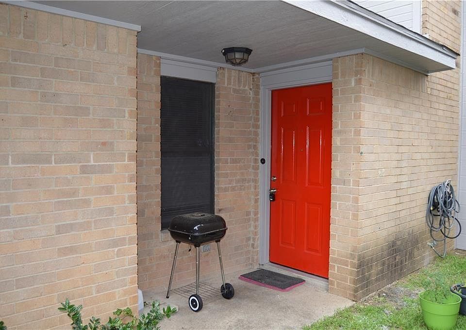 2nd image of 1578 Sunset Village Dr