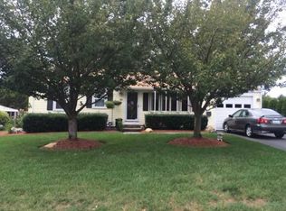 65 Ridgeway Rd, Cranston, RI 02920