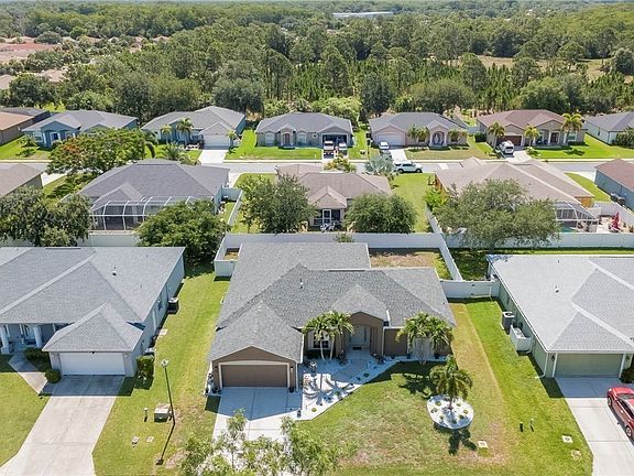 3rd image of 2743 Nature Pointe Loop