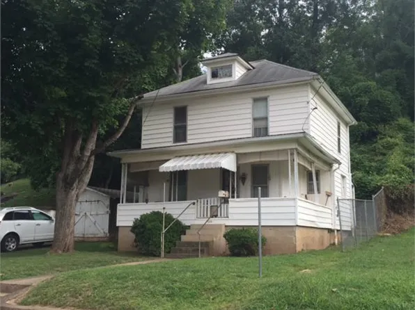 130 Front St, Spencer, WV 25276