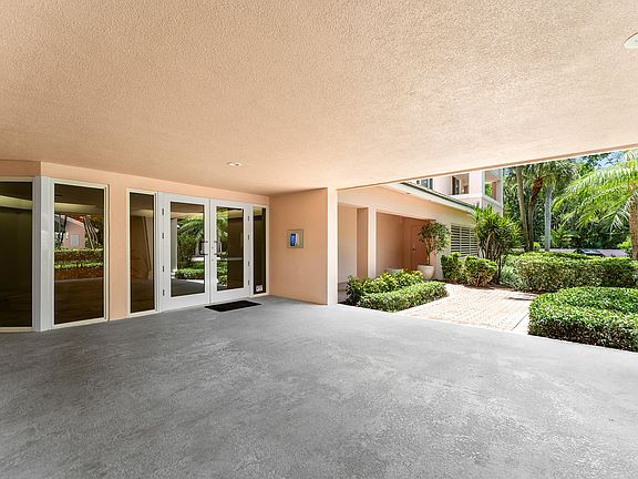 2nd image of 790 Andrews Avenue #C206