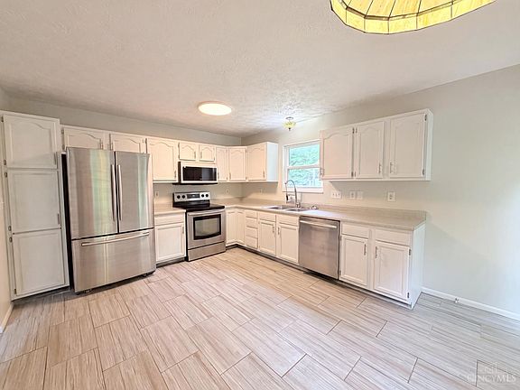 2nd image of 4213 Mallard Dr