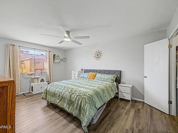 4th image of 1620 E DONNER Drive