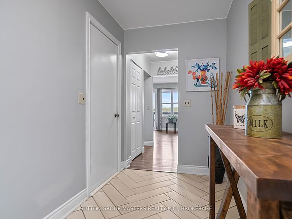 2nd image of 20B Oak Ln