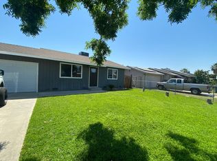 612 S R St, Tulare, CA 93274