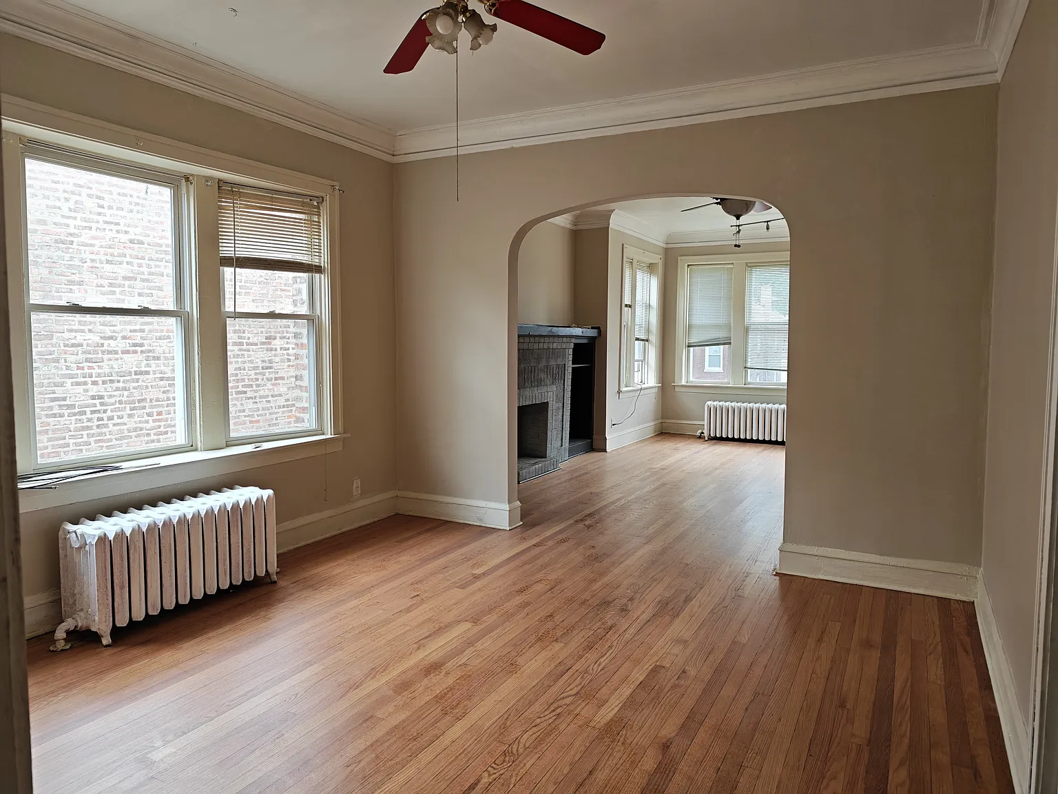 Gunderson Ave, Berwyn — Photo 1