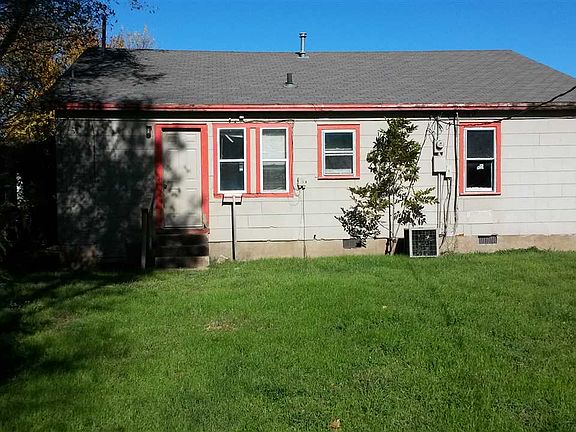 3rd image of 1412 NW Irwin Ave