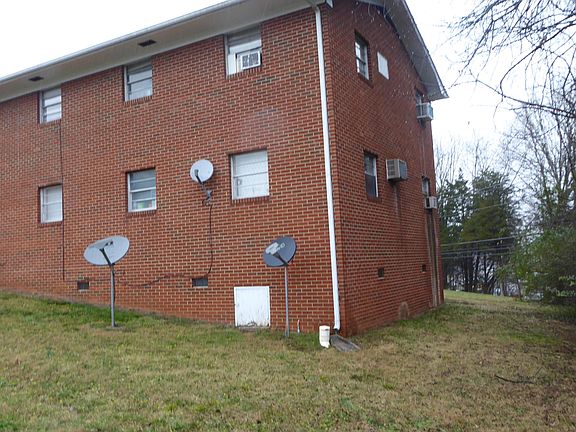 3rd image of 3900 Seeber Dr