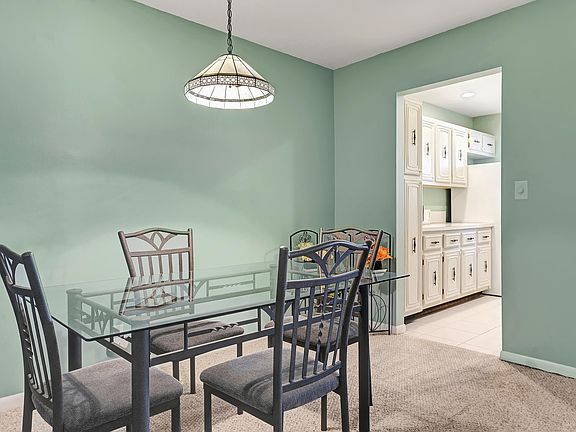 4th image of 370 High Point Blvd APT B