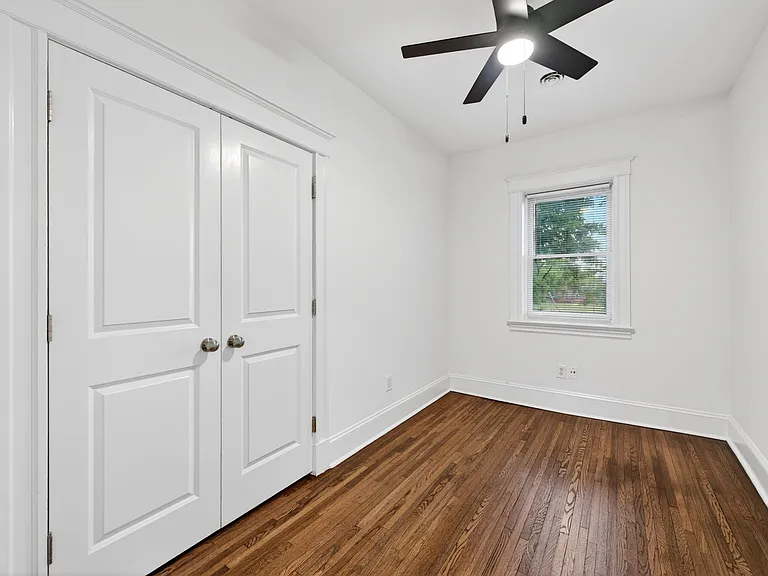 5744 Pershing Ave #1E — Photo 18