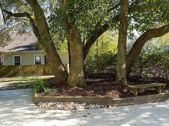 3rd image of 104 Thickett Pl