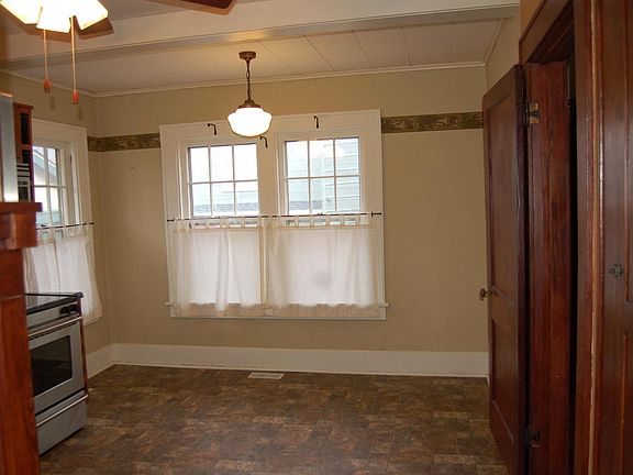 4th image of 106 N Bell Ave