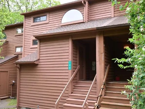 140 English Ct, Lehman, PA 18324