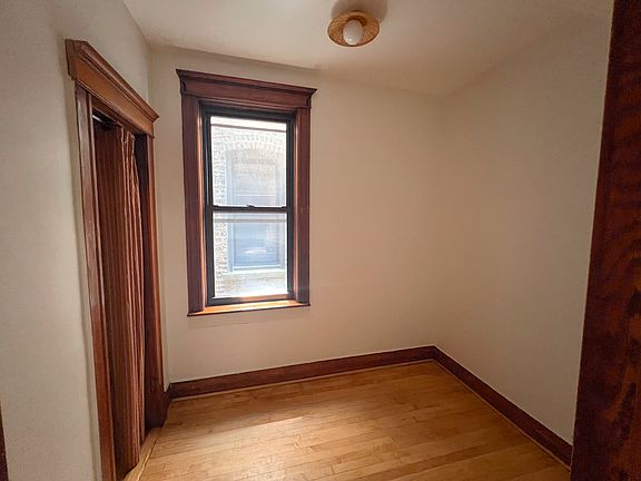 4th image of 909 N Campbell Ave APT 2
