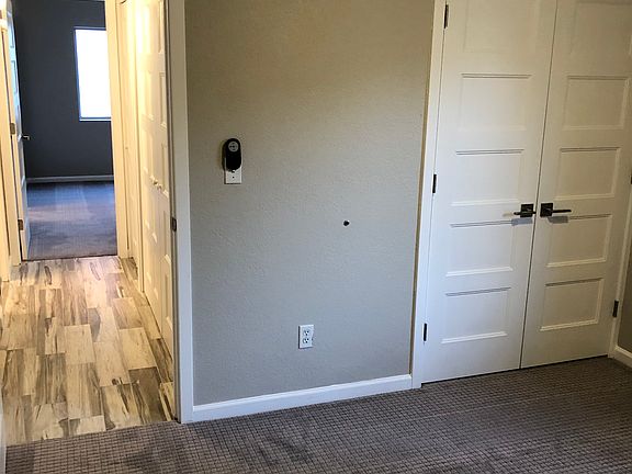 3rd image of 917 W Malibu Dr