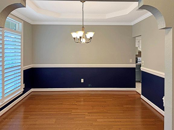 4th image of 220 Windsong Ct