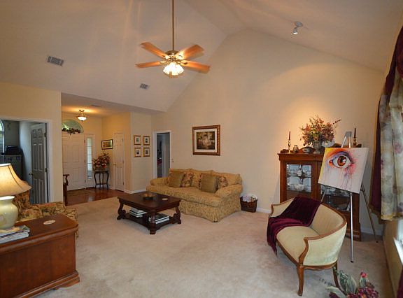 3rd image of 107 Cherrywood Ct