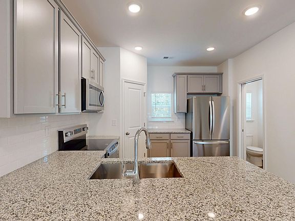 5th image of 3108 Butler Hill Dr
