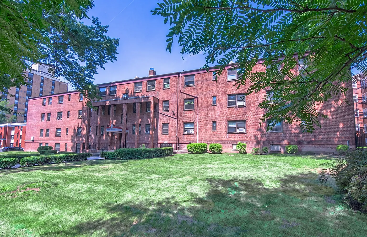 255 S Harrison St — Photo 1