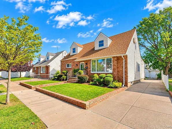 15817 90th St, Howard Beach, NY 11414