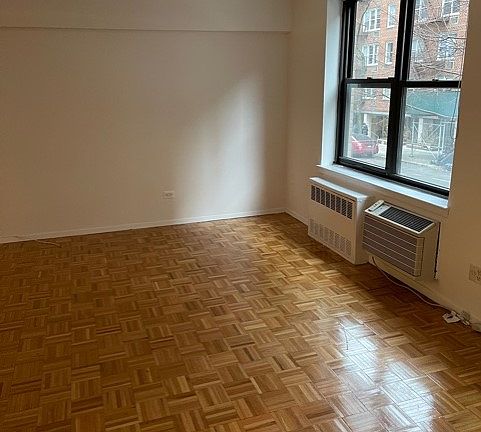 5th image of 327 W 30th St #2K