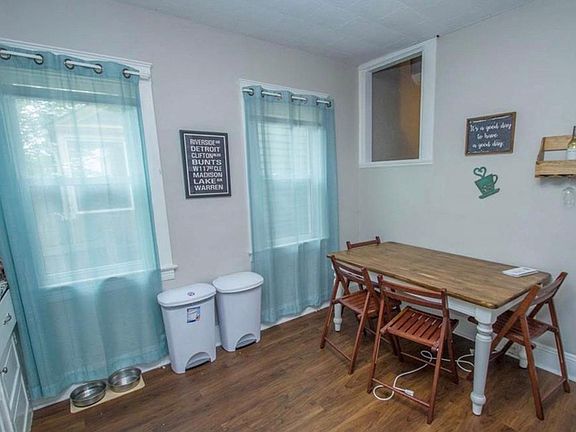 3rd image of 1325 Brockley Ave
