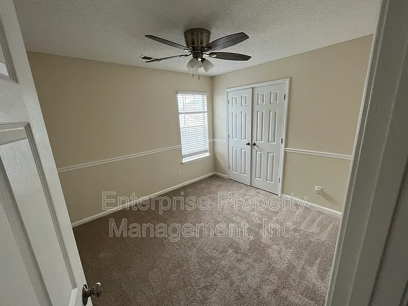 3 bed, 2.5 bath, 1500 sqft, $1,695 — Photo 4