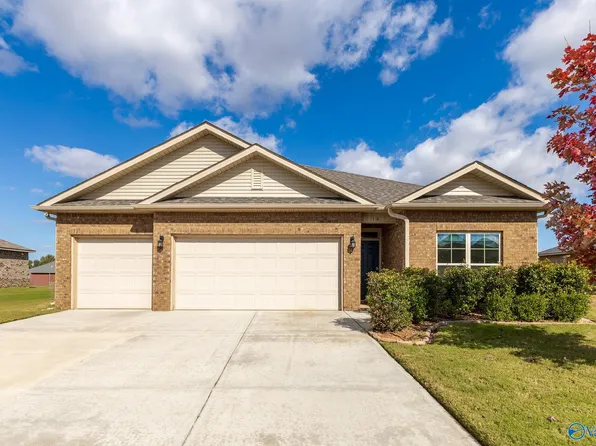 109 Creek Ridge Dr, Meridianville, AL 35759