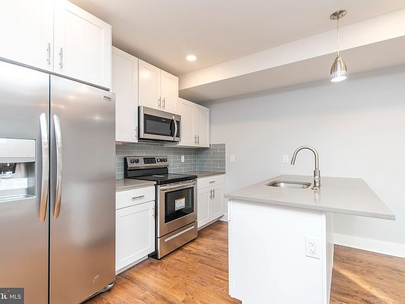 3rd image of 814 N Uber St #3