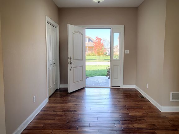 4th image of 9761 Meadow Rose Ln