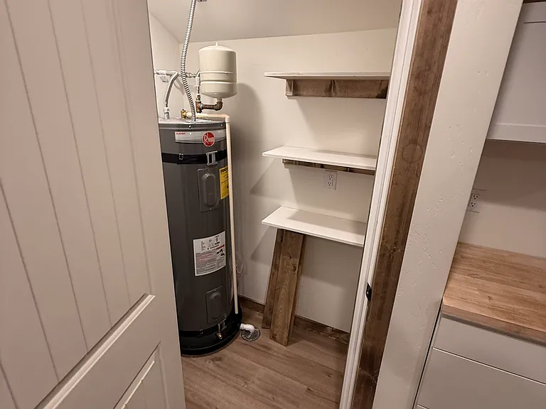 Hunter Cir — Photo 3