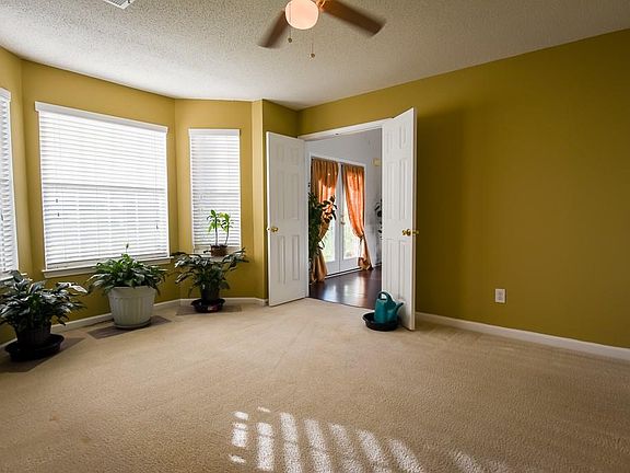 5th image of 2462 Wall St SE
