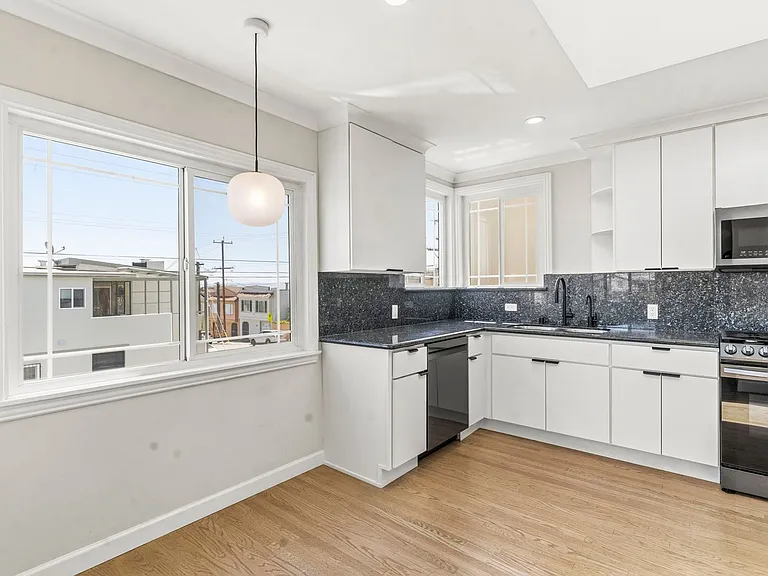 290 Holyoke St — Photo 21