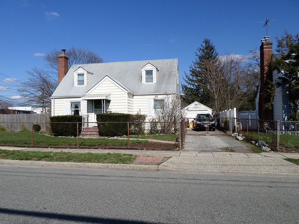 1st image of 1 Underhill Ave