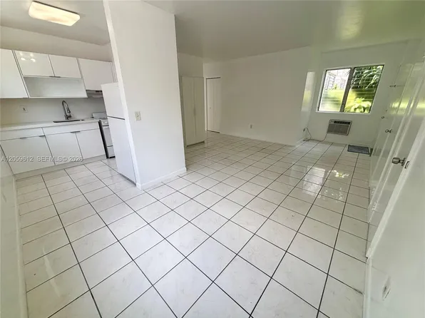 31 Navarre Ave #9, Miami, FL 33134