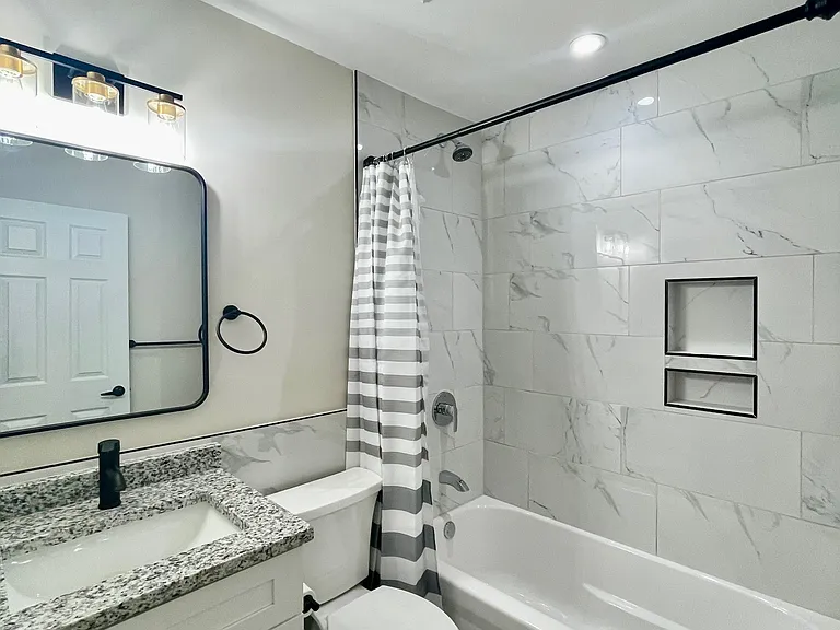 4845 N Kostner Ave #B — Photo 23