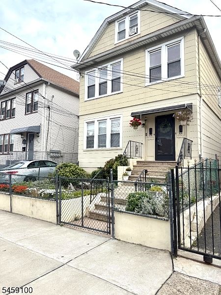 1st image of 411 E 26Th St